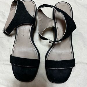 Elizabeth and James Black and Cream Sandals